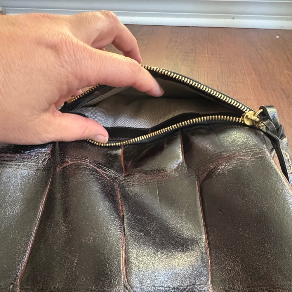 Dooney & Bourke Embossed Leather Hobo Shoulder Bag Brown Zip Pocket - Picture 5 of 10
